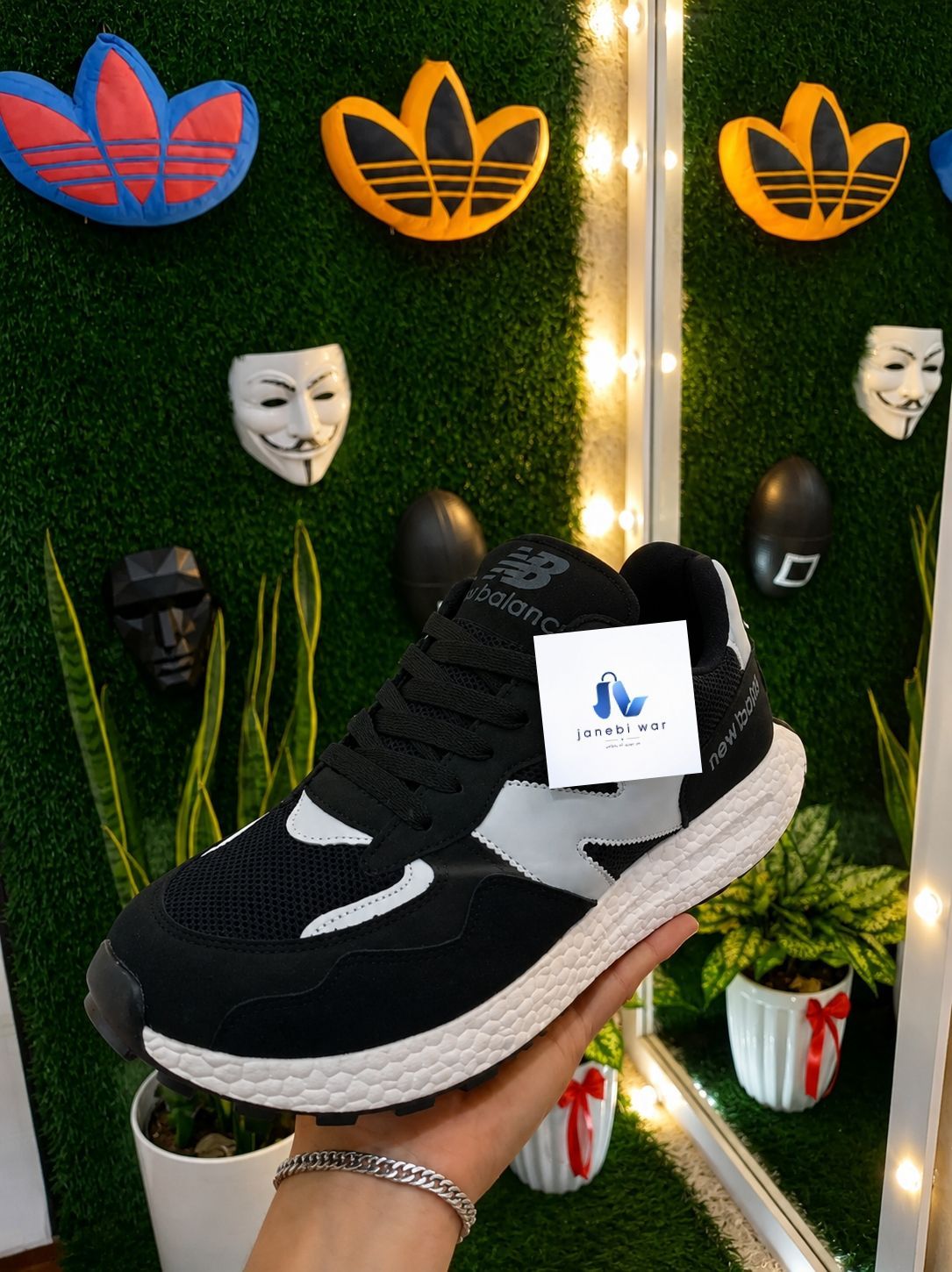 کتونی new balance